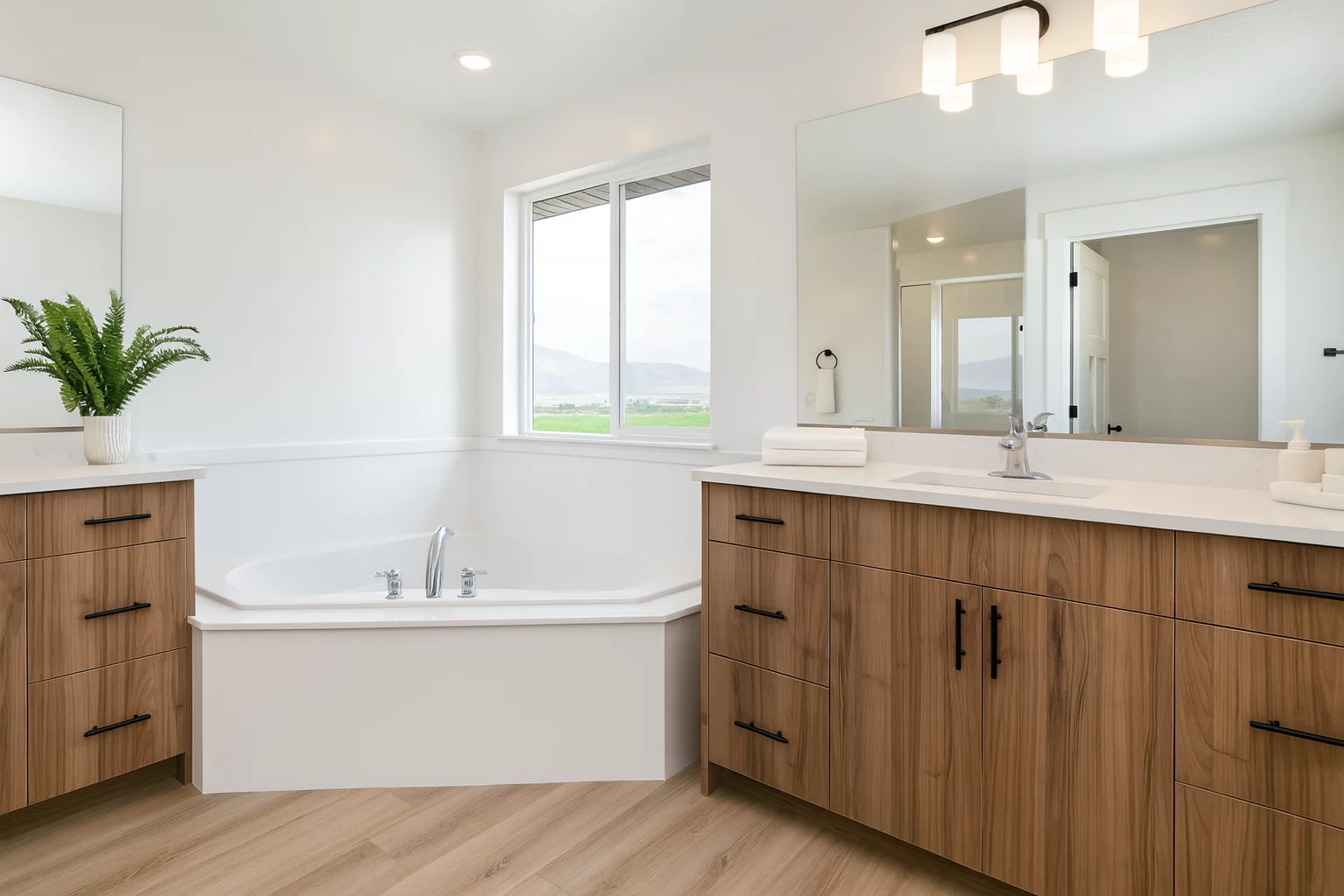 Modern-Aspyn-Master-Bath